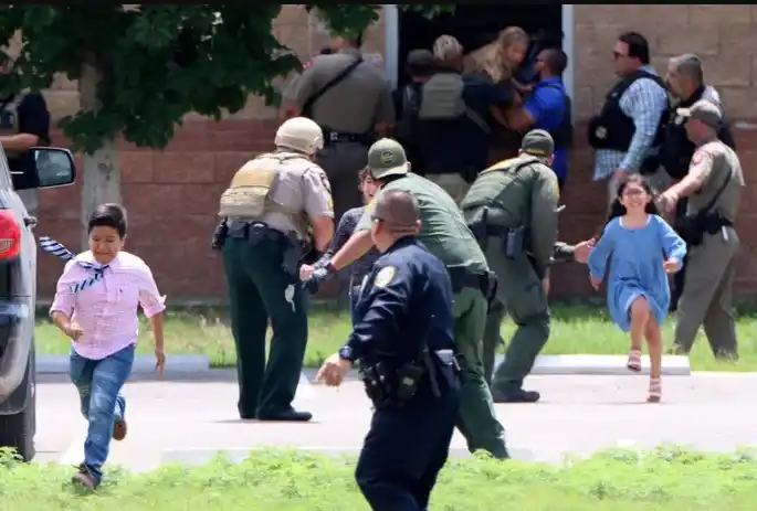Los escalofriantes testimonios de niños que sobrevivieron a la masacre de Texas