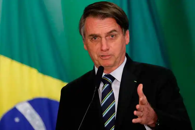 Jair Bolsonaro aseguró que «bandidos izquierdistas hundirán a la Argentina en un caos»