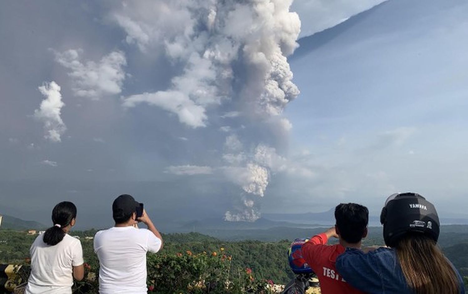 Filipinas: más de 24.500 evacuados por el volcán Taal