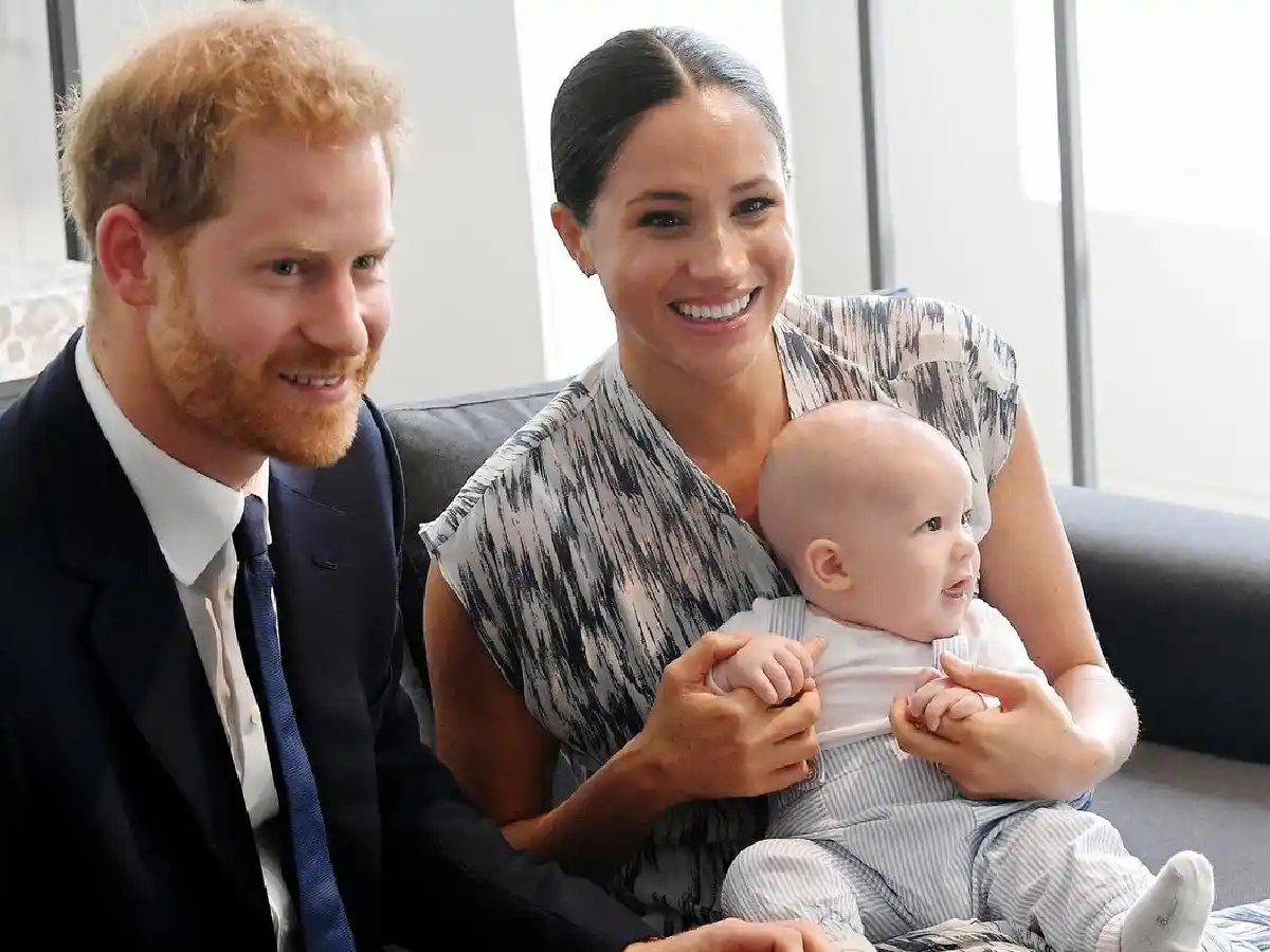 Reino Unido: Harry y su esposa perderán los títulos nobiliarios