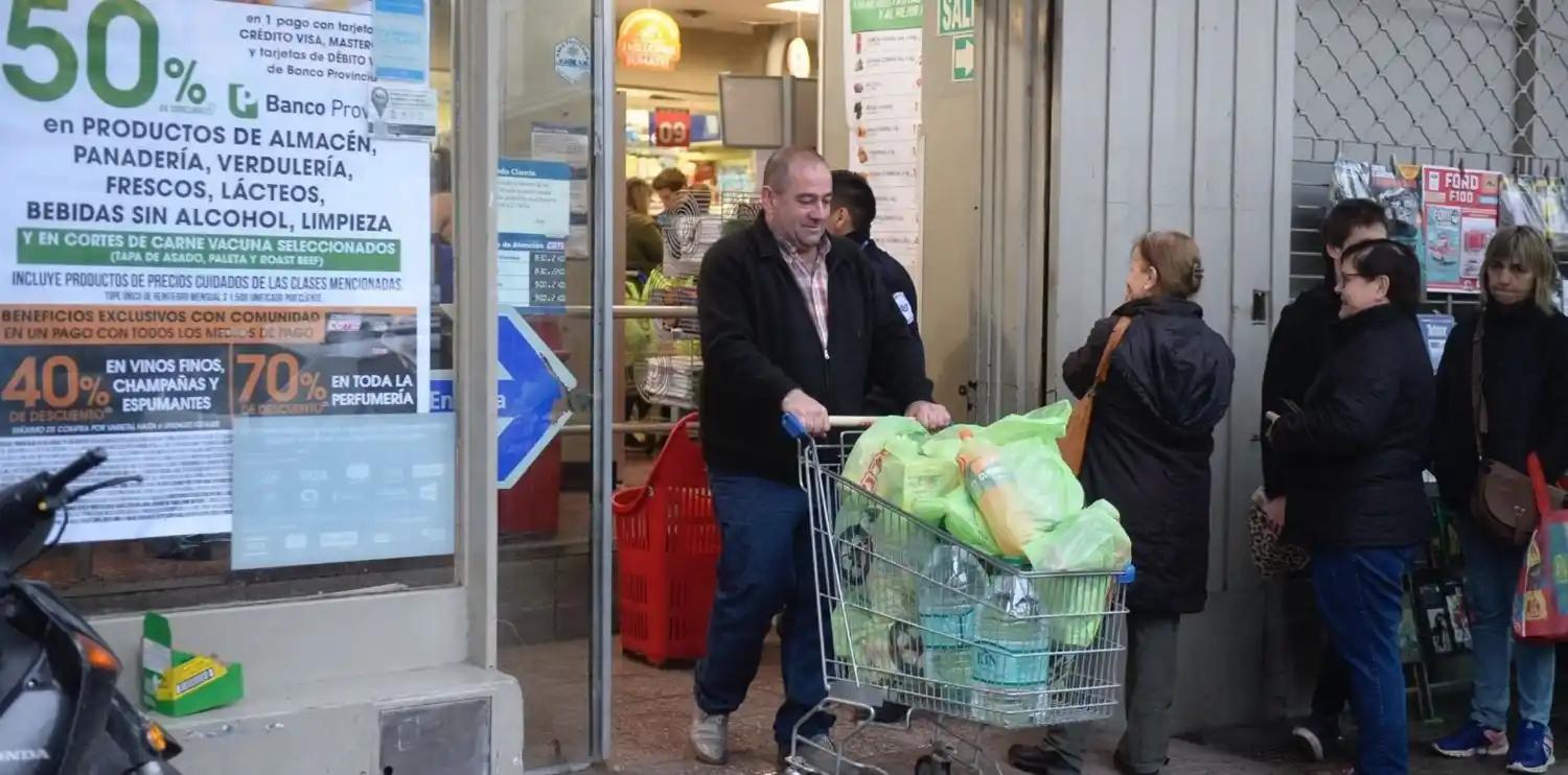 Nuevo "supermiércoles" del Banco Provincia con 50% de descuento en supermercados
