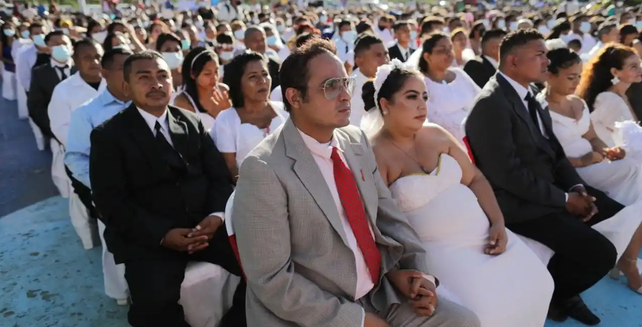 Nicaragua: más de 250 parejas se casan en una boda masiva en el Día de San Valentín