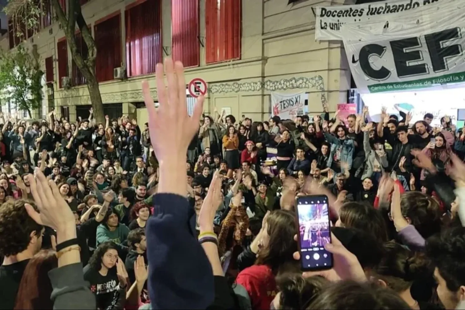 Doce universidades del país fueron tomadas en repudio al veto por la ley de Financiamiento Universitario