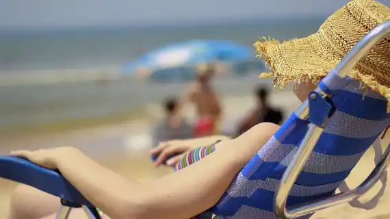 Especialistas piden que los protectores solares sean categorizados como medicamentos