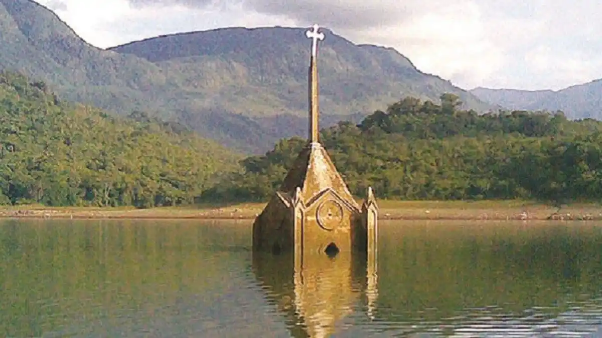 ¡SEQUÍA EN LA CENTRAL HIDROELÉCTRICA URIBANTE CAPARO! VEA cómo resurgió de las aguas la iglesia inundada de Potosí