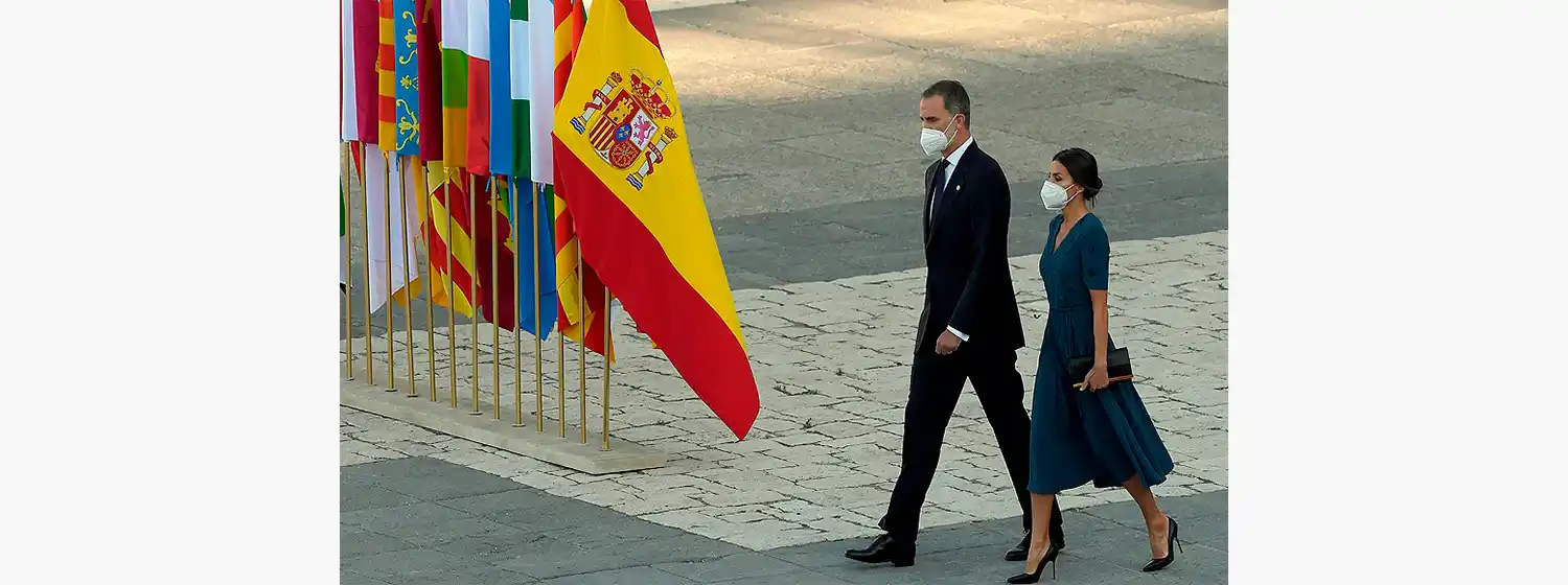 España homenajeó al personal de salud y a las víctimas del coronavirus