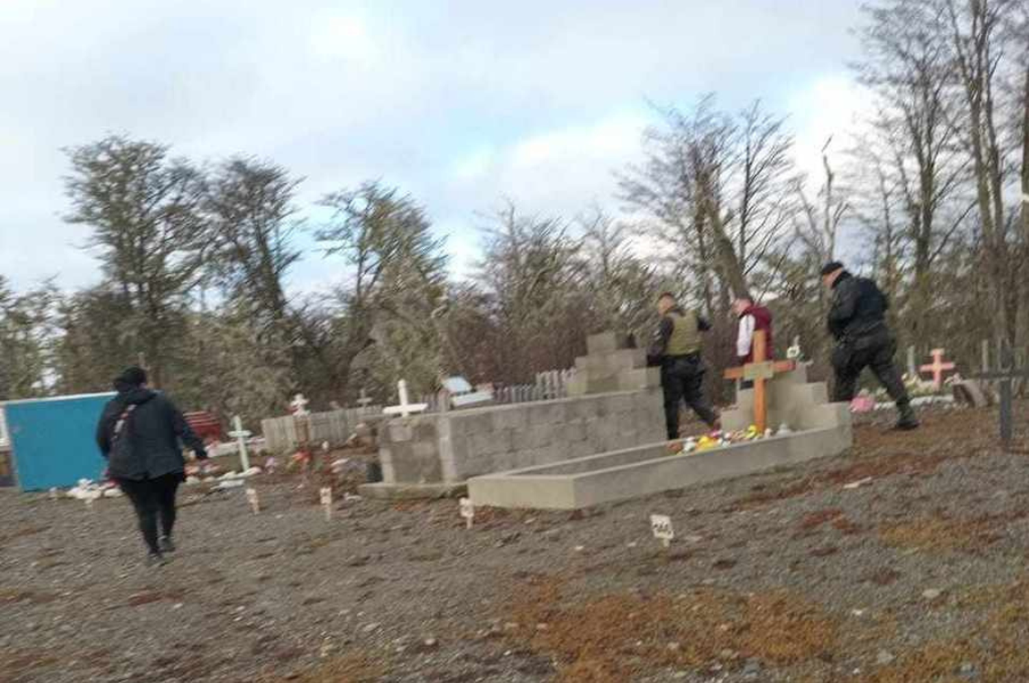 El inusual incidente ocurrió en el cementerio del municipio de Tolhuin, en Tierra del Fuego