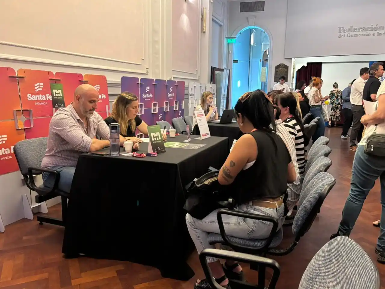 Mayores de 40 años accedieron a entrevistas laborales en Rosario mediante la Ronda de Empleo