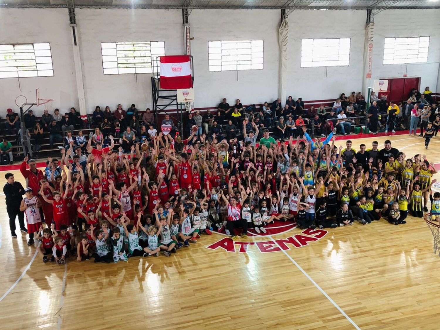 El Deportivo Atenas festejó sus 82 años de vida con dos jornadas a puro básquet