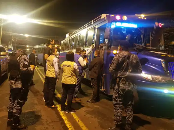 ¡LA MAYORÍA VENEZOLANOS! Guatemala expulsa a 300 migrantes este #16Oct