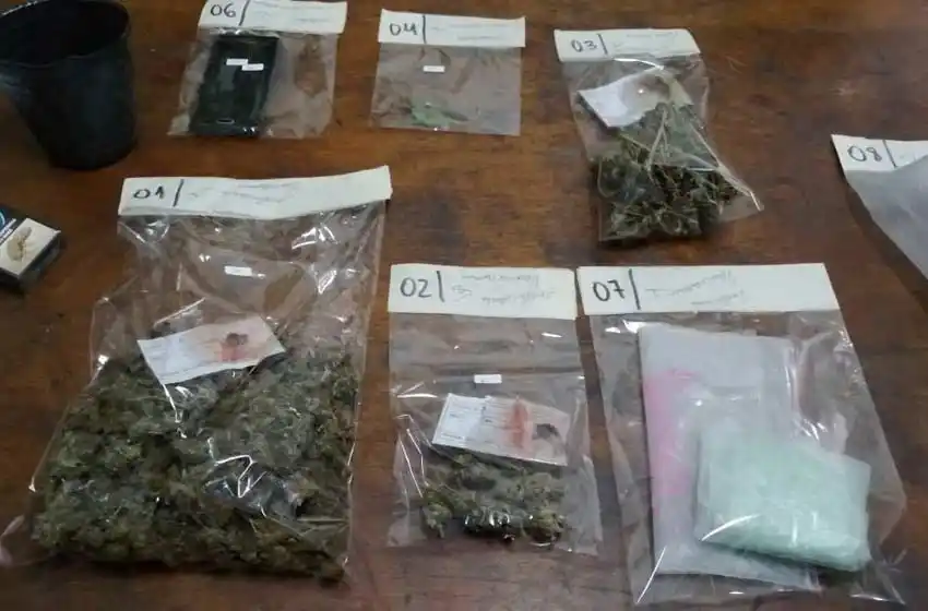 Amenazó de muerte y lo denunciaron: en su casa encontraron droga y arma de fuego