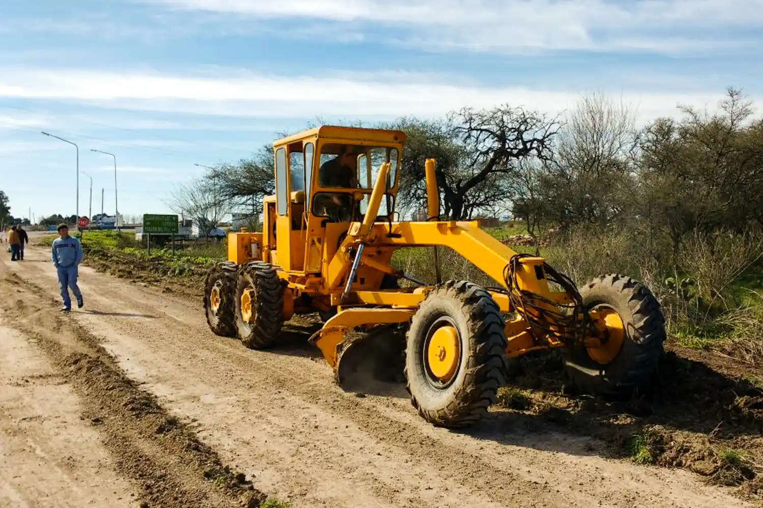 Caminos productivos: Continúan las mejoras y reposición de ripio
