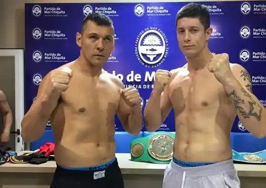 Bolonti y Balmaceda luego del pesaje oficial. 