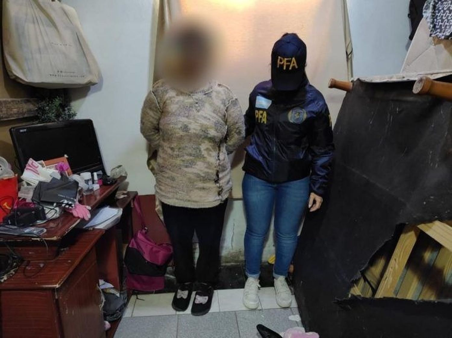 Quilmes: detuvieron a una mujer que se hacía pasar por médica en un centro asistencial de Exaltación de la Cruz