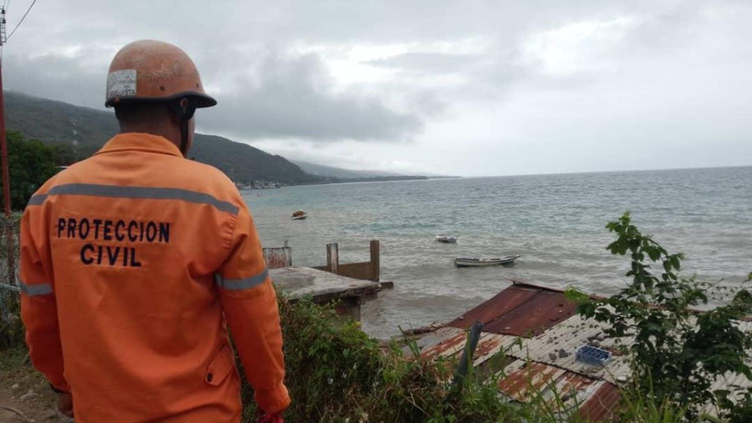 MAR DE FONDO: costas venezolanas afectadas, recomiendan no ir a la playa