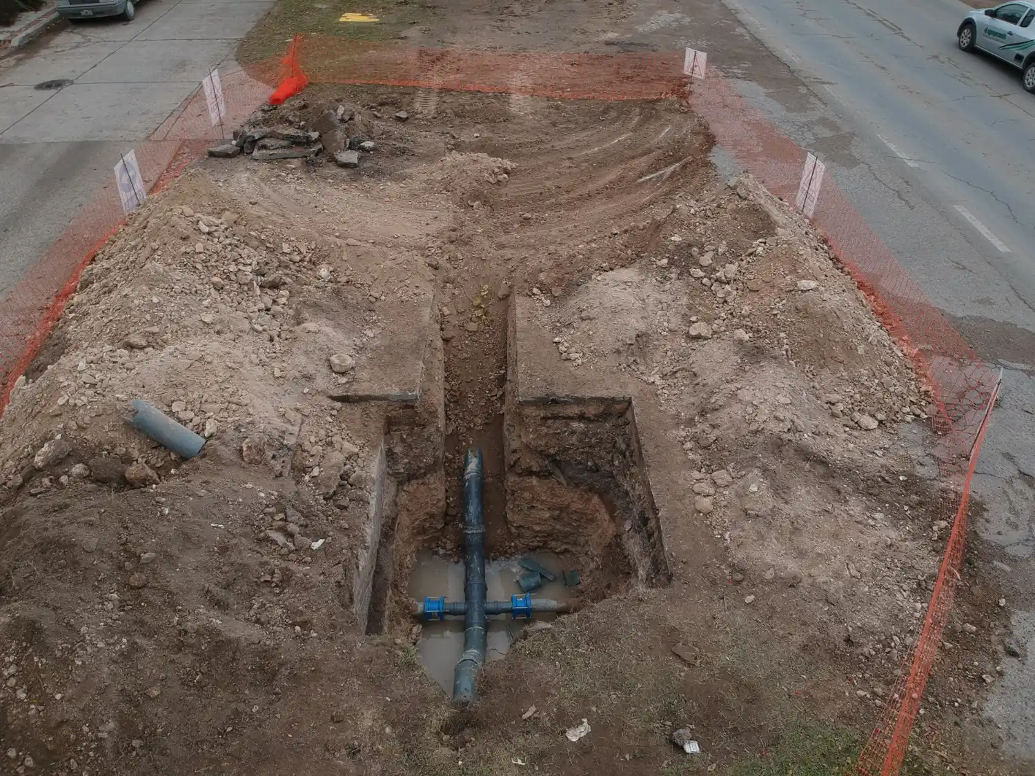 Corte de agua: Realizan nuevos empalmes a la cisterna