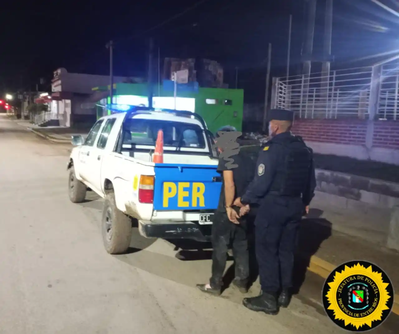 Lo sorprendieron robando cable, saltó desde un poste y comenzó una persecución