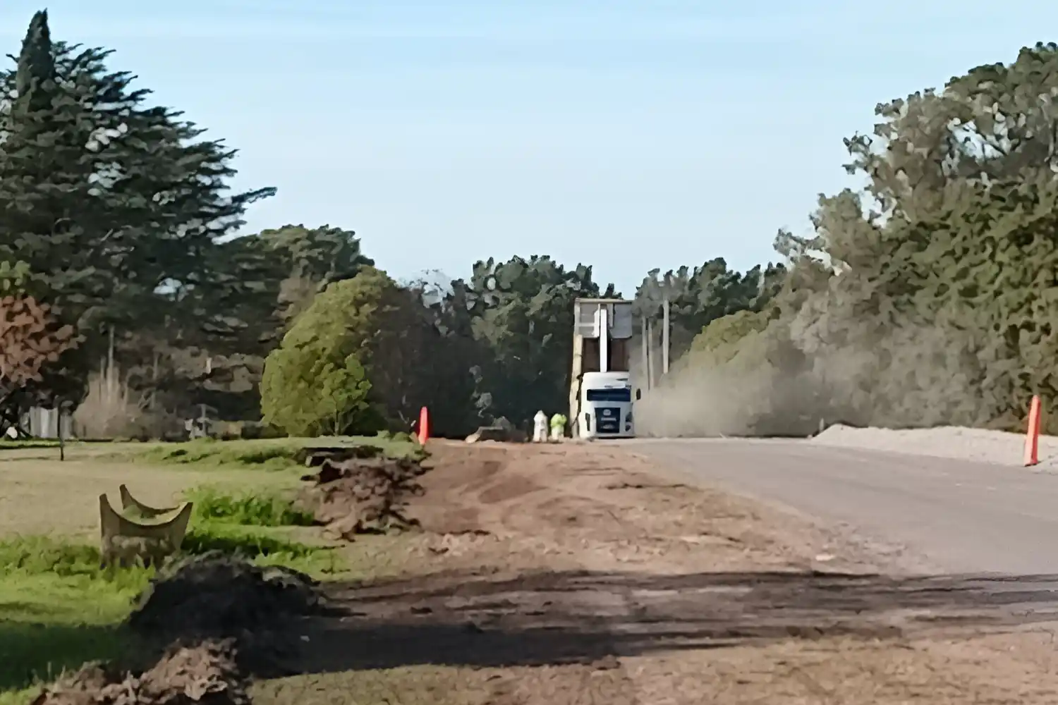 La empresa Iarsa dispuso tareas sobre el camino que une Pueblo Doyle con Santa Lucía.