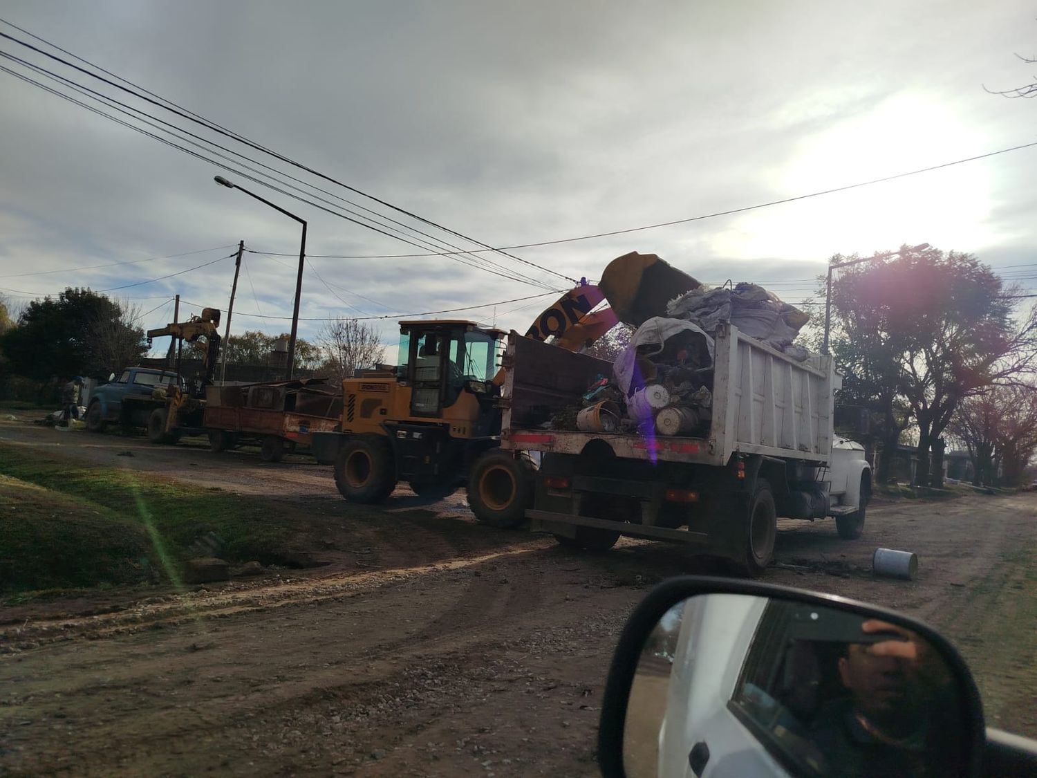 Las máquinas del gobierno local desarrollaron intensas tareas.