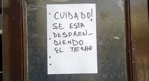 Chivilcoy: Cayó el cielorraso de aula de una escuela