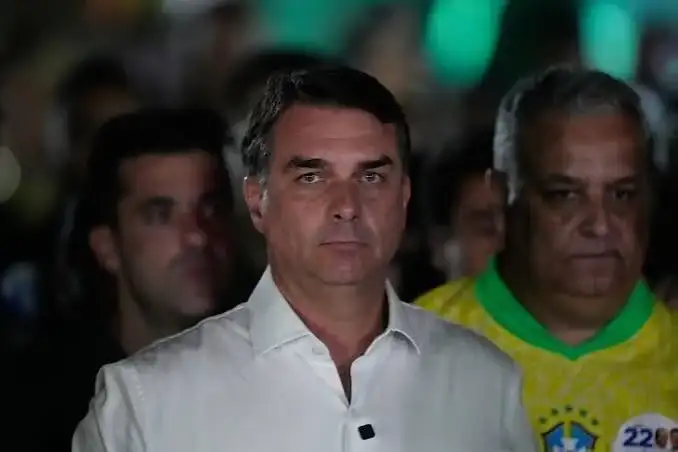Flavio Bolsonaro - 4