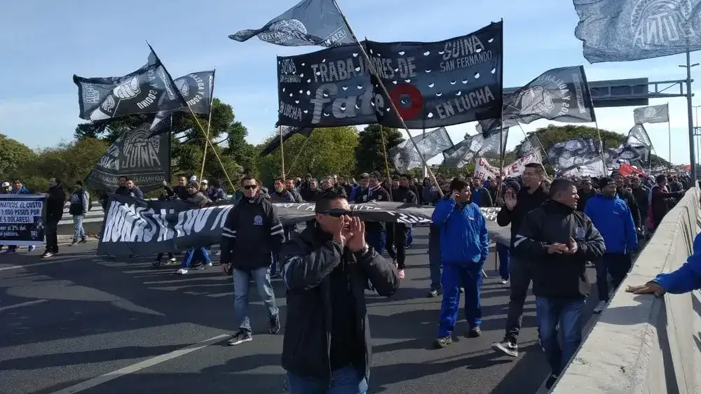 Trabajadores de la planta de Fate en San Fernando.
