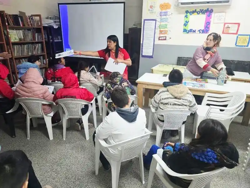 Villa Escolar: Personal sanitario brinda charlas 
sobre Educación Sexual Integral en las escuelas