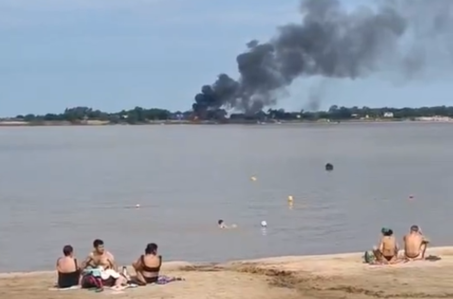 Incendio en un parador de las islas frente a La Florida