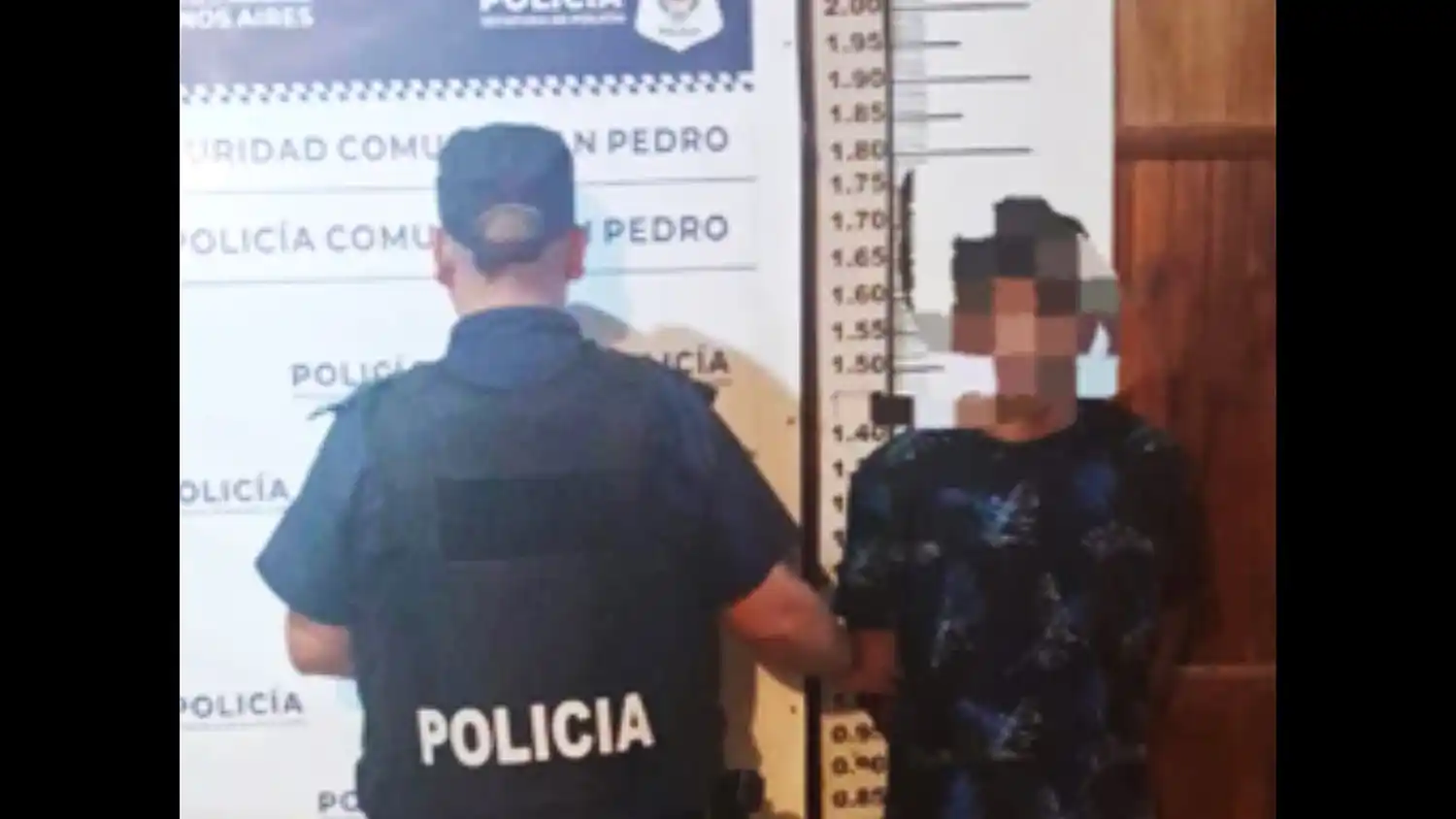 Un sujeto quedó detenido después de amenazar con un machete a su vecina.