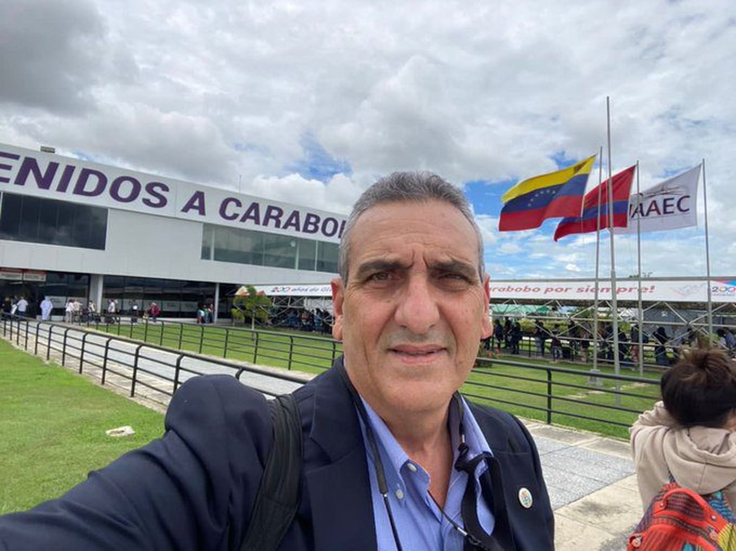 Después de tres años en el exilio, Enzo Escarano regresa a Venezuela