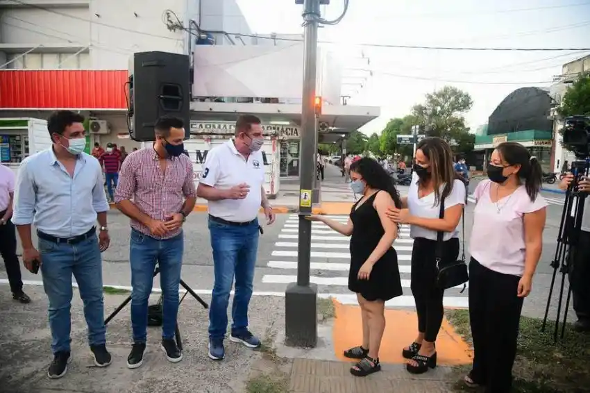 Jofré habilitó el primer semáforo sonoro para personas con discapacidad visual