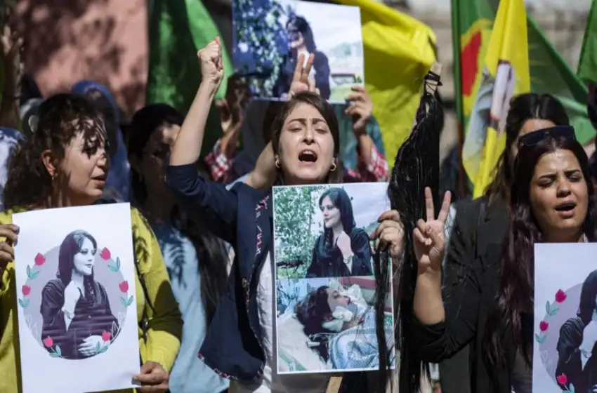 Gran acatamiento a las huelgas contra la represión en Irán