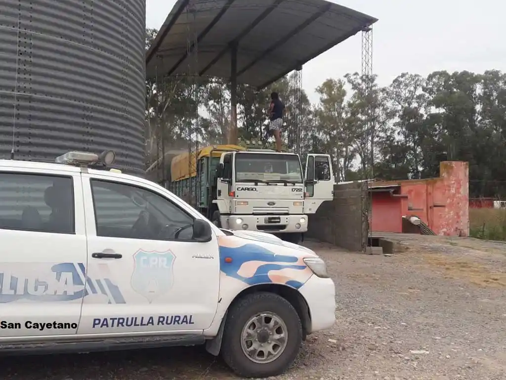 Tras allanamientos en Tandil y en Azul, esclarecieron un robo de cereal en San Cayetano