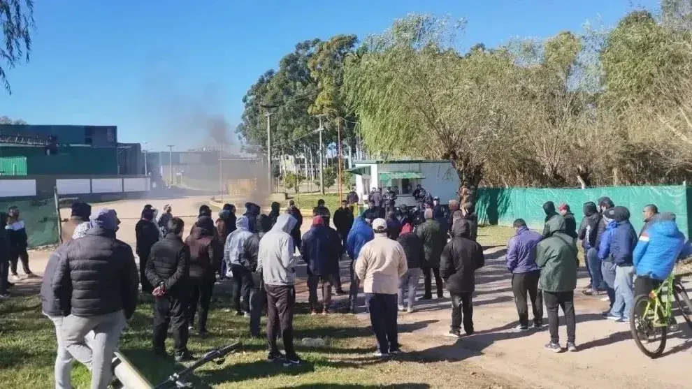 Trabajadores de Granja Tres Arroyos volvieron a protestar y anunciaron una nueva medida