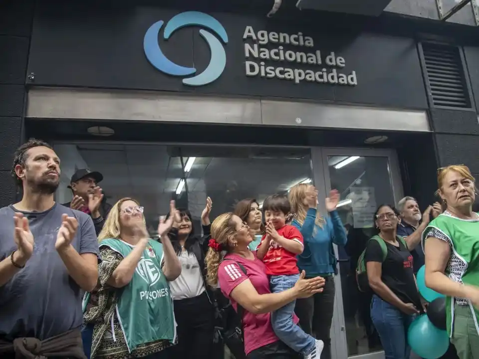 El Gobierno anunció la eliminación de ANDIS y el traspaso de funciones al Ministerio de Salud