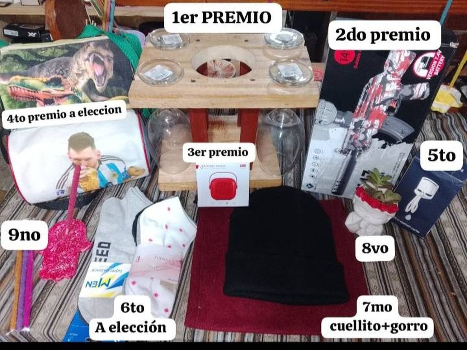 Premios de la rifa de Alejandro Genovesi