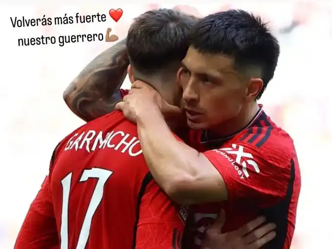 Apoyo de su compañero Garnacho