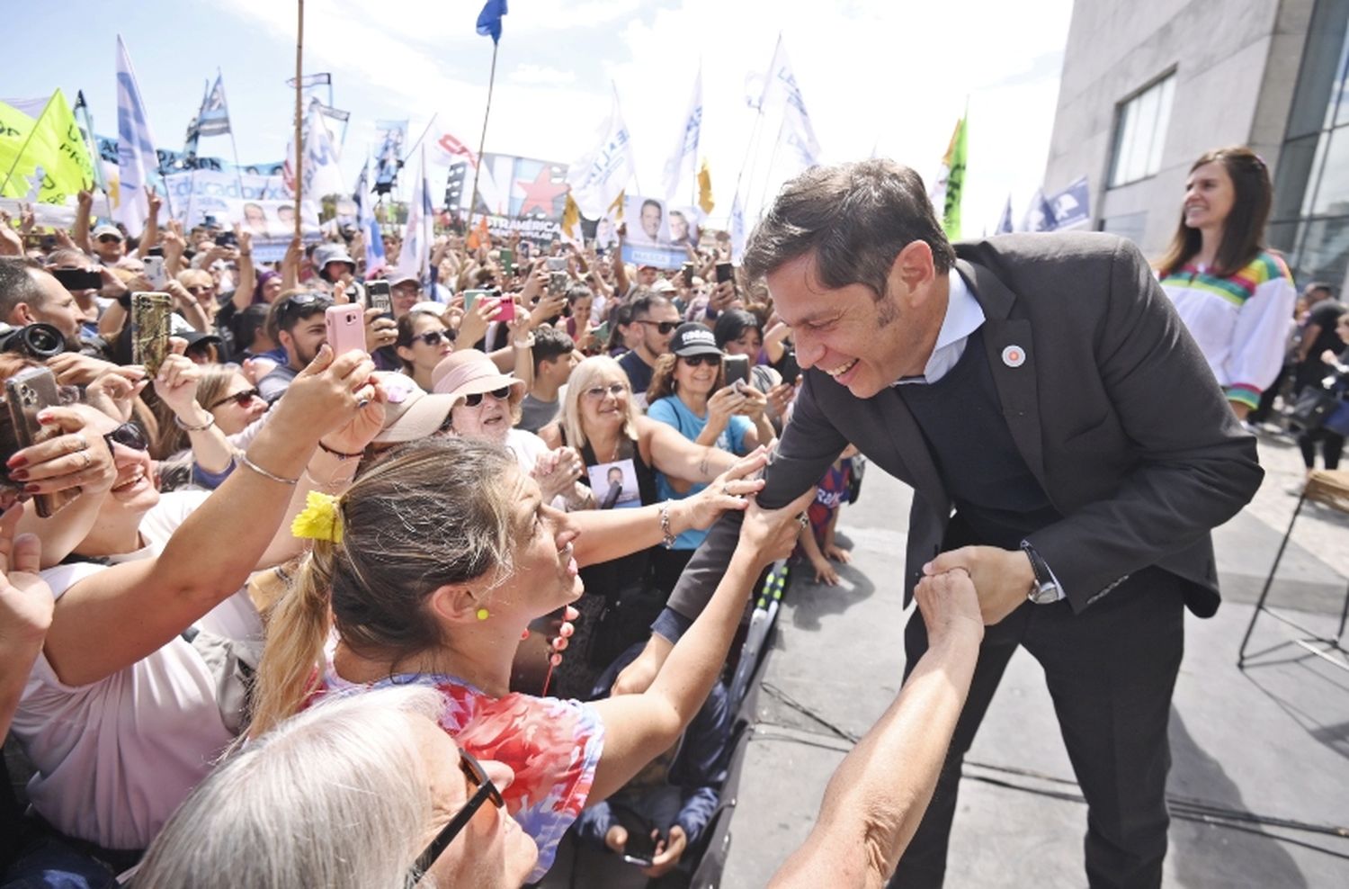 Kicillof en Mar del Plata: "Con Milei, la vereda la vas a tener que construir con tus vecinos"