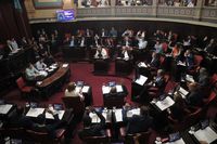Promulgan la ley impositiva, el presupuesto bonaerense y el endeudamiento