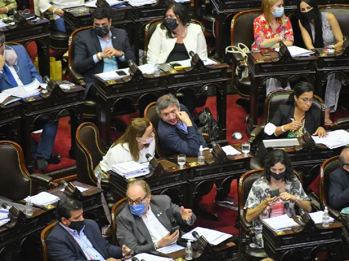 El Frente de Todos denuncia "acciones golpistas" y pide "responsabilidad" a la oposición