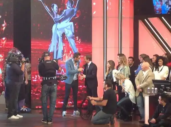 Showmatch: Tinelli llamó a Cristina, Scioli, Massa, Macri y Aníbal Fernández