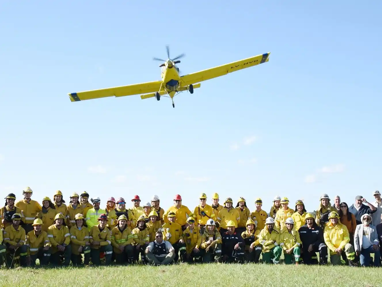 Brigadistas y bomberos participaron de un taller sobre uso y seguridad de medios aéreos en incendios forestales