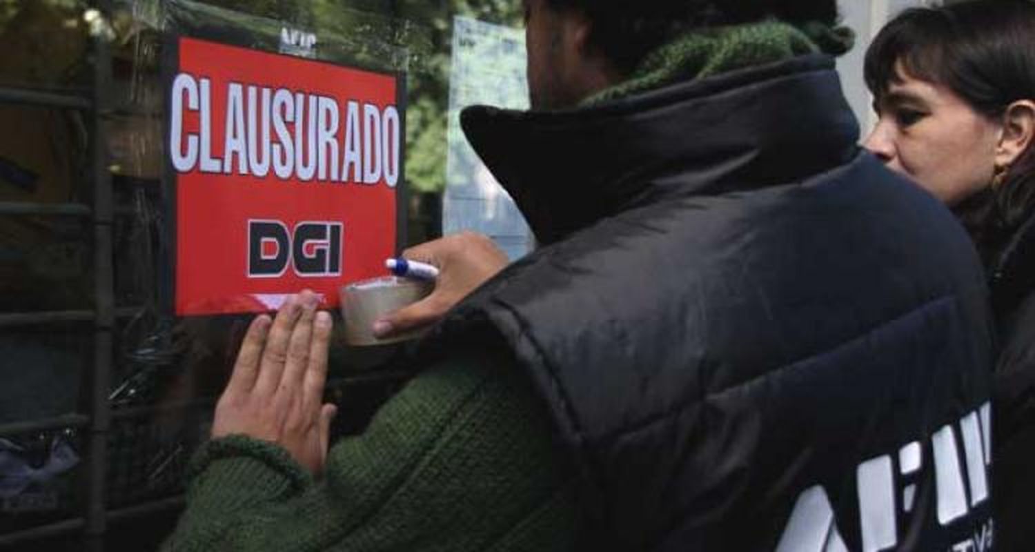 Agentes de Afip controlan y clausuran
