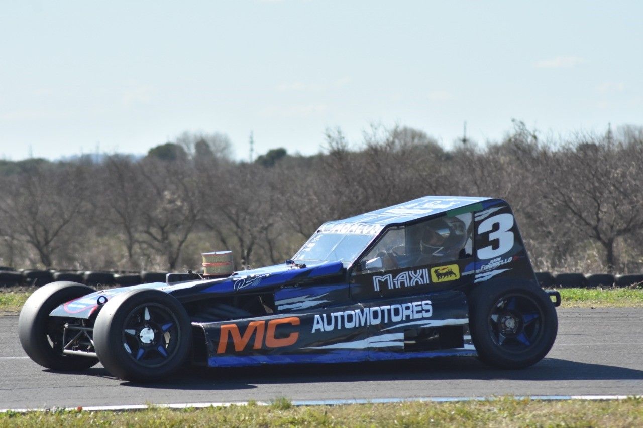 Juan Manuel Farabello festejó por duplicado en la Clase A del TC del Litoral
