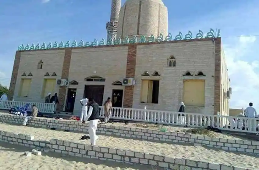 184 muertos y 125 heridos por un ataque a una mezquita