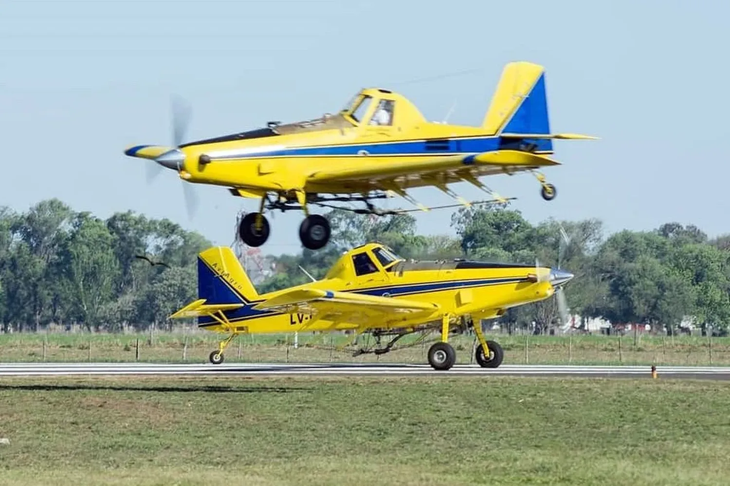 La Federación Argentina de Cámaras Agroaéreas (Fearca), ofreció sus aviones para combatir el mosquito.