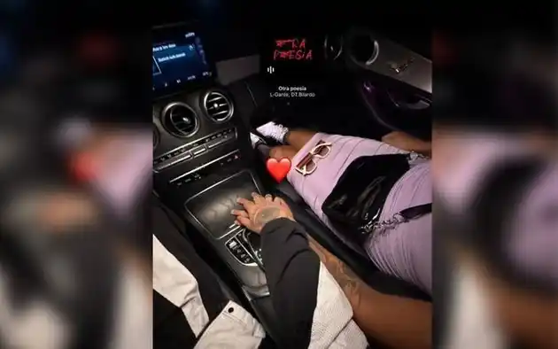 El artista, visto junto a su nuevo interés romántico, se mostró evasivo ante las preguntas de la prensa.