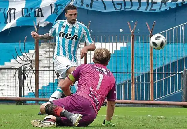 Otra mala para Racing: se desgarró Donatti y se pierde el debut con Unión

