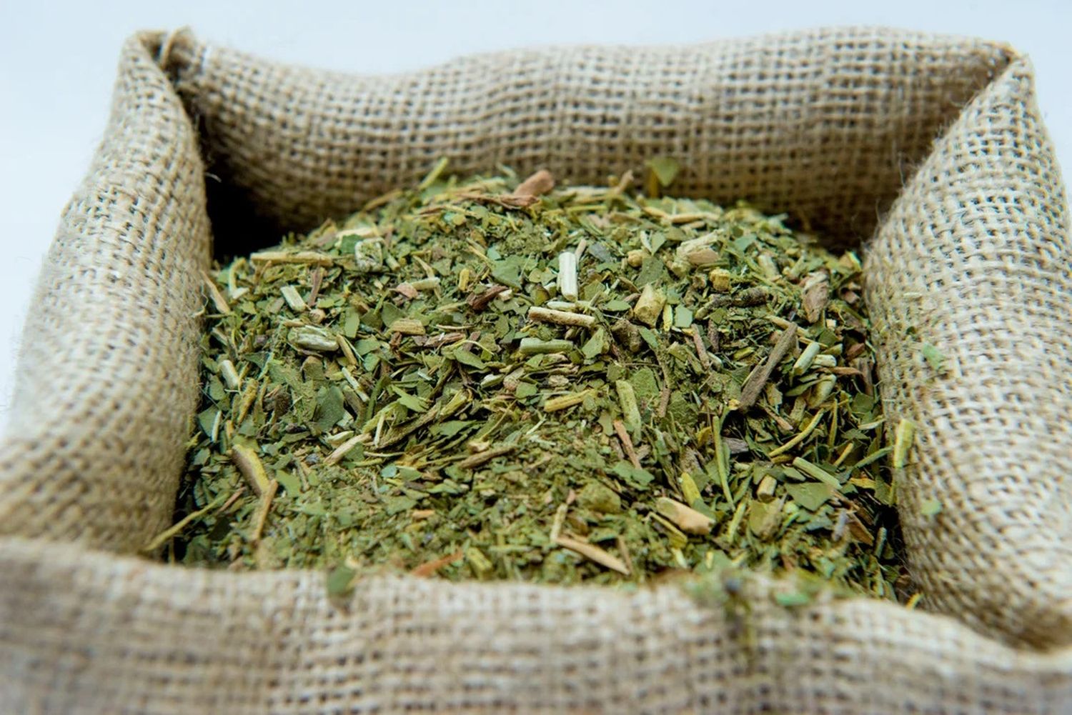 La cosecha de yerba mate cayó más del 30% durante el primer trimestre del 2025.