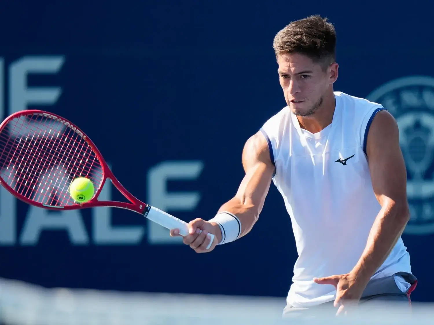 Victoria de Seba Báez en su debut en el Master 1000 de mOntreal. Foto:AP